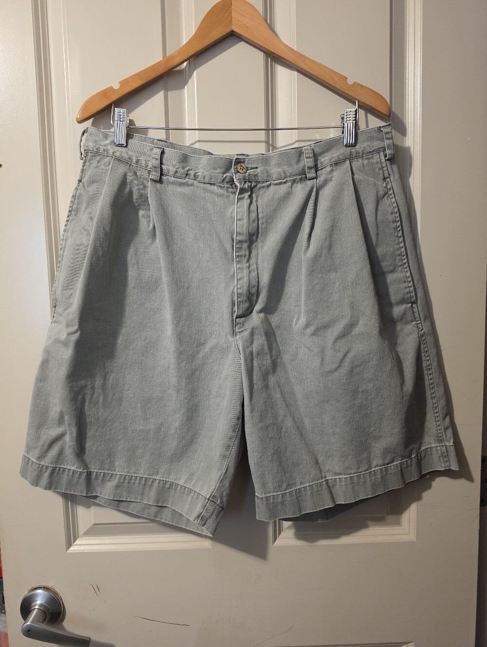 Cubavera Men's Light Gray Flat-Front Cotton Shorts 36W